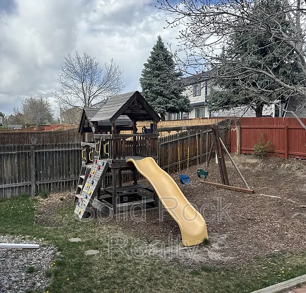 8450 Camfield Cir — Photo 26