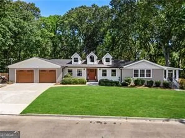 594 Hogan Pond Ln, Ball Ground, GA 30107