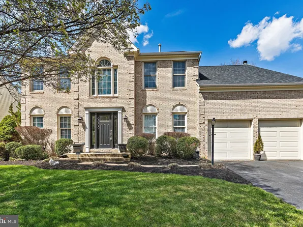 9668 Crecy Ln, Manassas, VA 20110