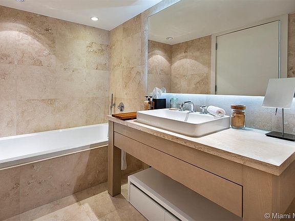 5th image of 102 24th St #1766