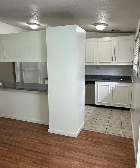 2625 Holiday Hill Dr — Photo 8