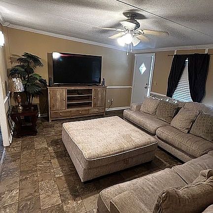 4th image of 125 Peacock Aly