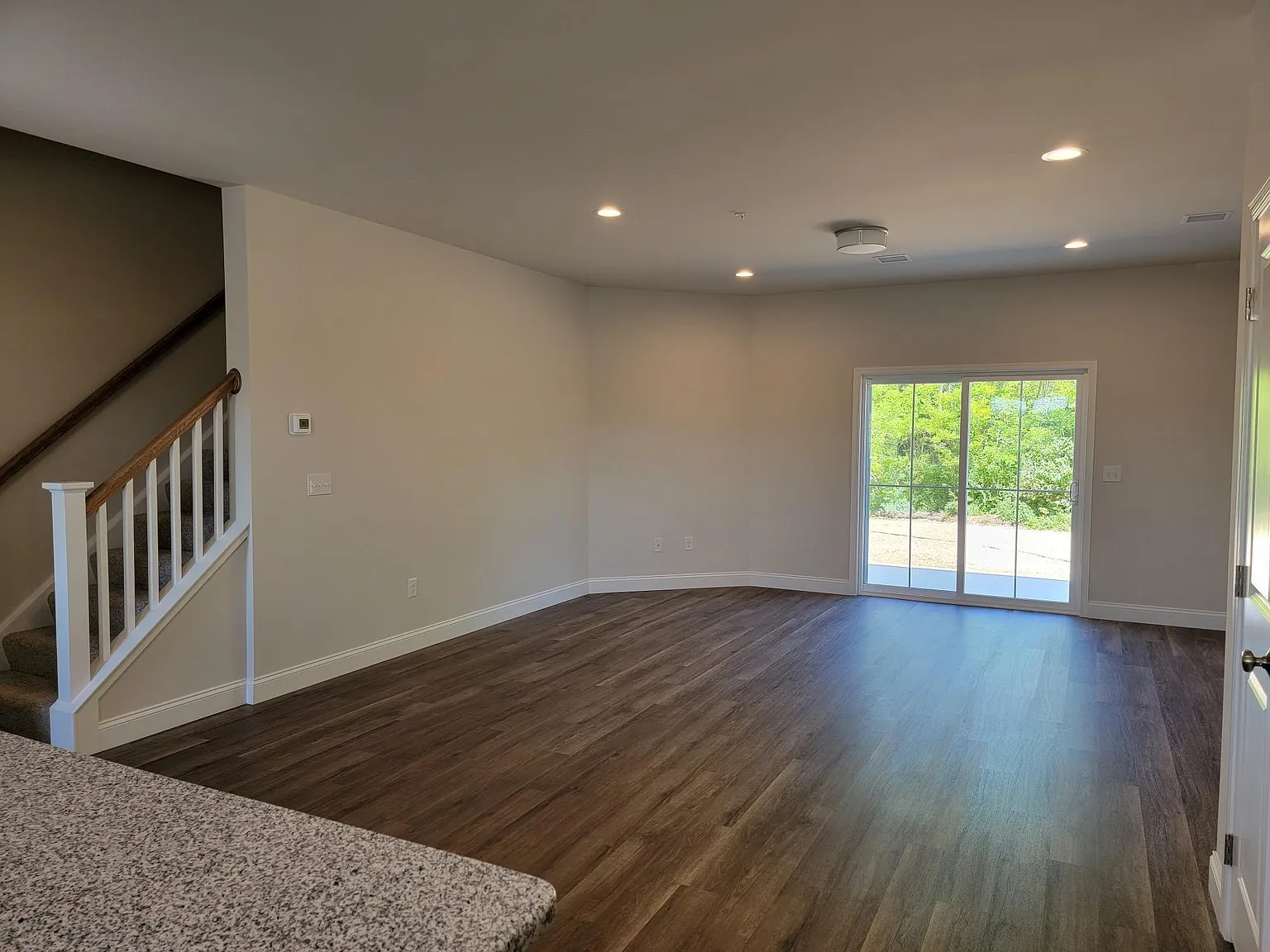 2 bed, 2.5 bath, 1230 sqft, $1,750 — Photo 4