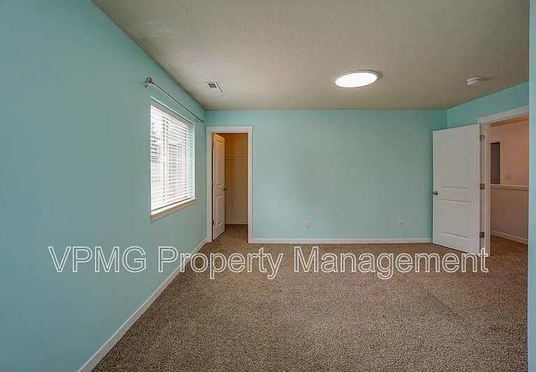 5941 NE 48th St — Photo 21