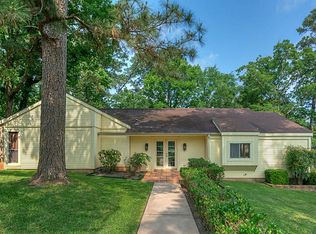 17 Fairway Dr, Conroe, TX 77304