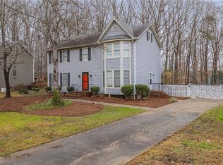 1011 Pineburr Rd, Jamestown, NC 27282