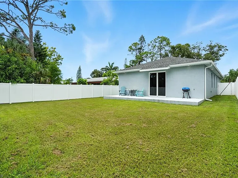 10140 Carolina St — Photo 38