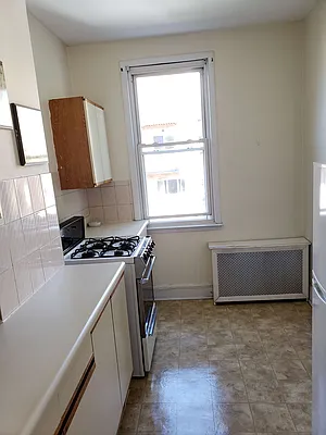 Rented by Astoria Realty | media 14