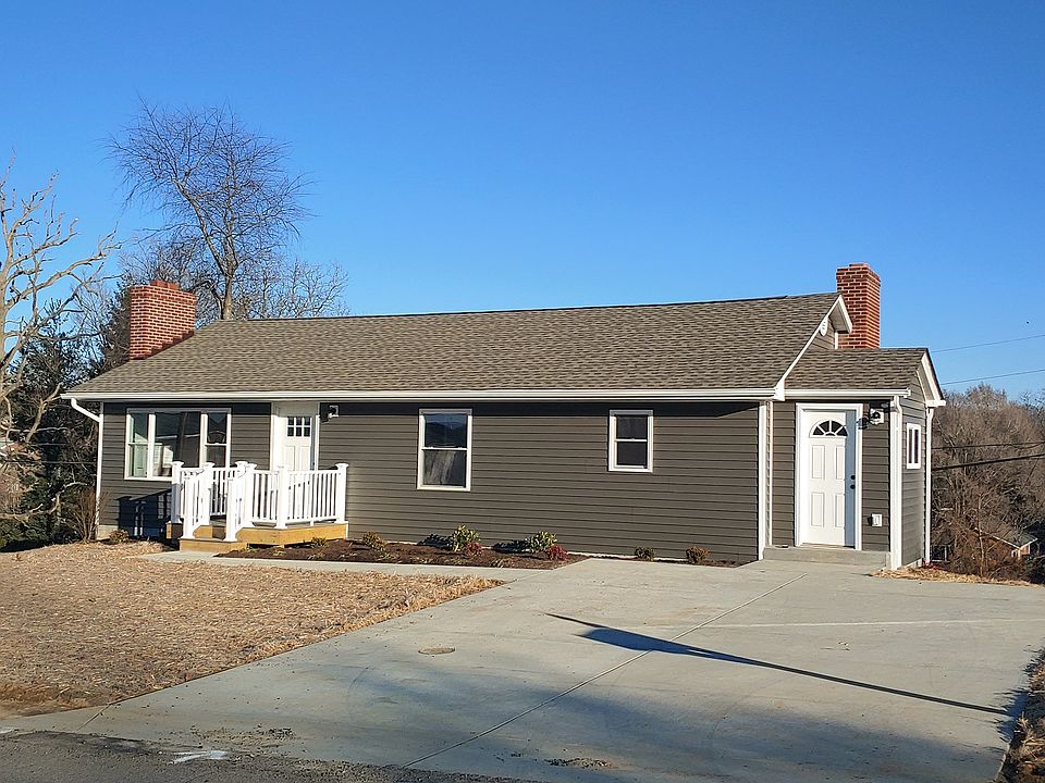 1st image of 400 2nd St