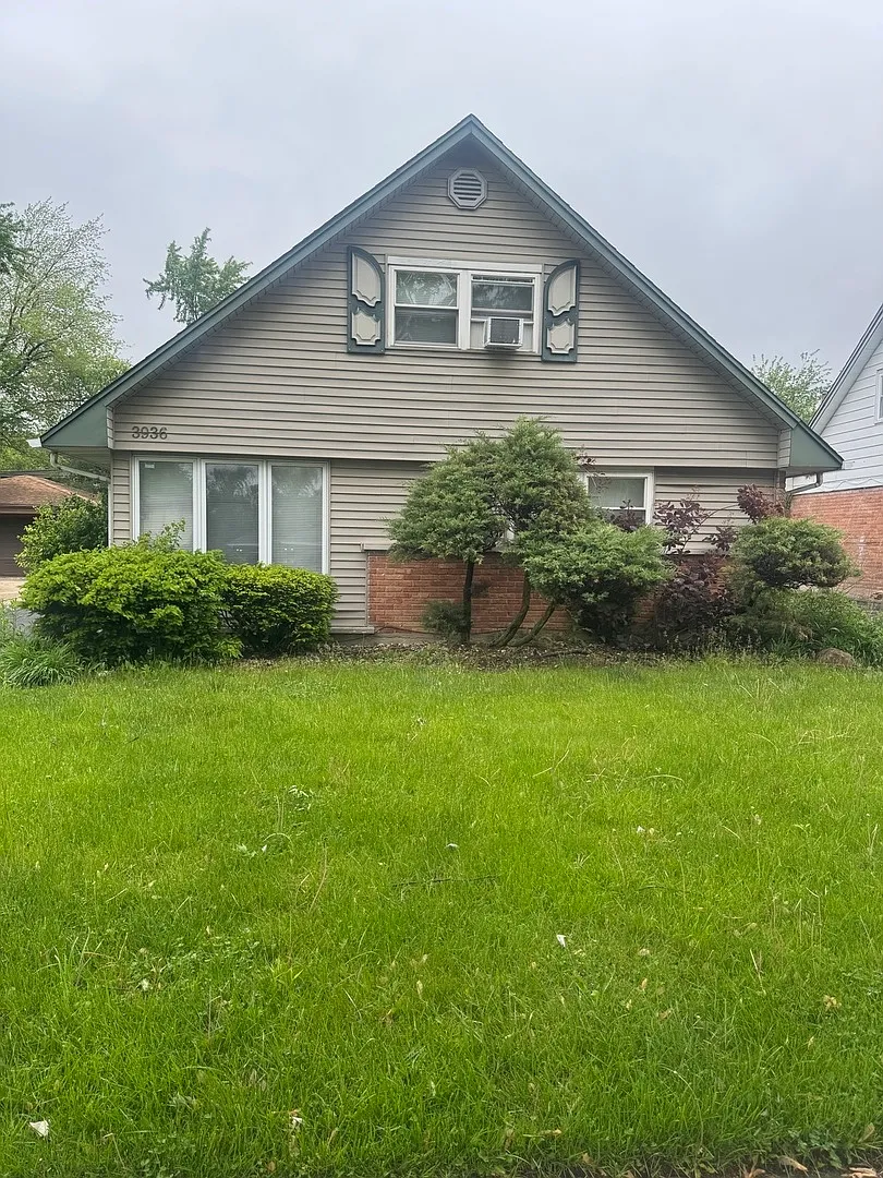3936 169th St photo 1