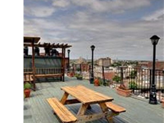 4th image of 1238 Callowhill St Suite 606