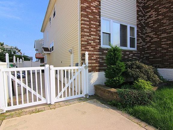 3rd image of 22 Strawberry Ln #1