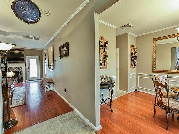 4th image of 1506 Miller Ave