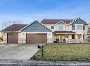 1751 Sandbar Cir, Waconia, MN 55387