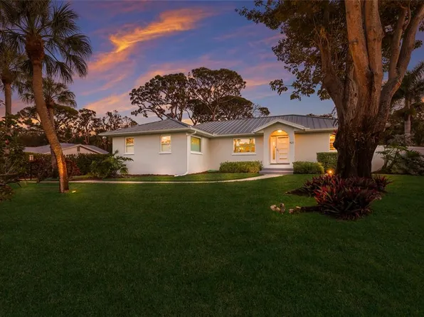 428 Sapphire Dr, Sarasota, FL 34234