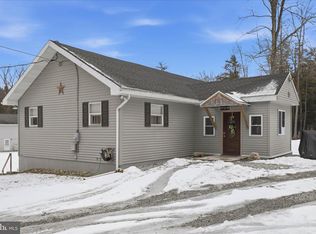 37 Goose Pond Rd, New Ringgold, PA 17960