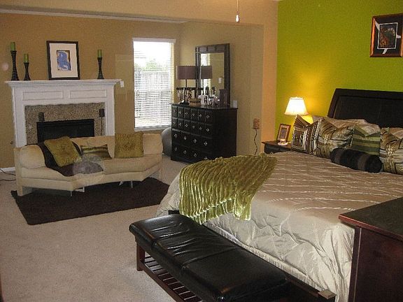 Master Bedroom w'Private FP