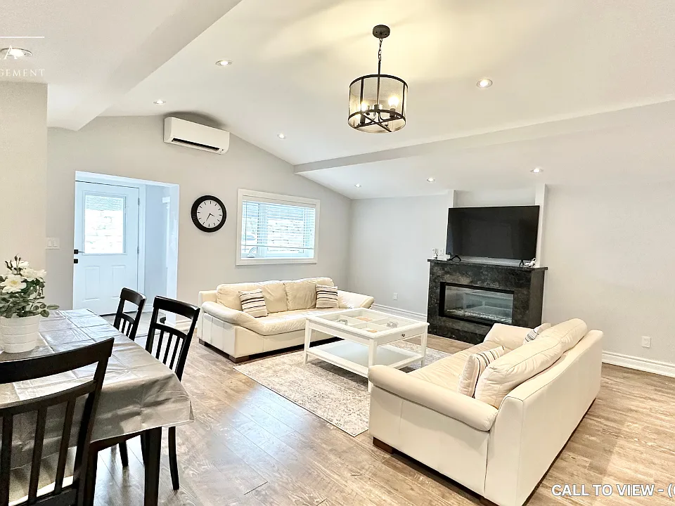 13854 Bathurst St #1