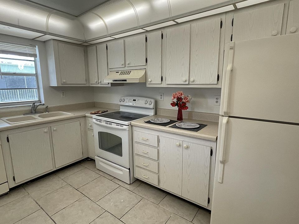 1st image of 4141 NW 90th Ave APT 201