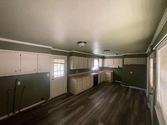 4th image of 1424 Hutchinson Dr