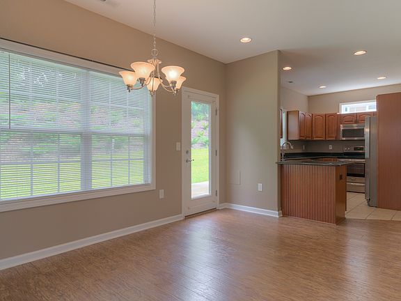 4th image of 195 Alexa Ln