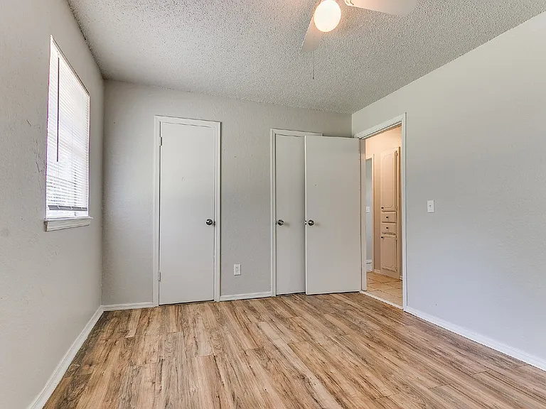 8814 NE 13th St — Photo 31