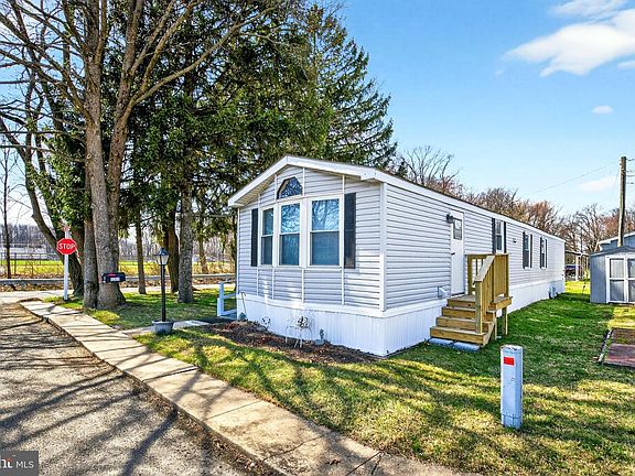 2nd image of 333 Delta Rd