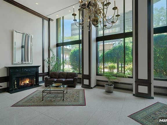 5th image of 2077 Center Ave APT 9E