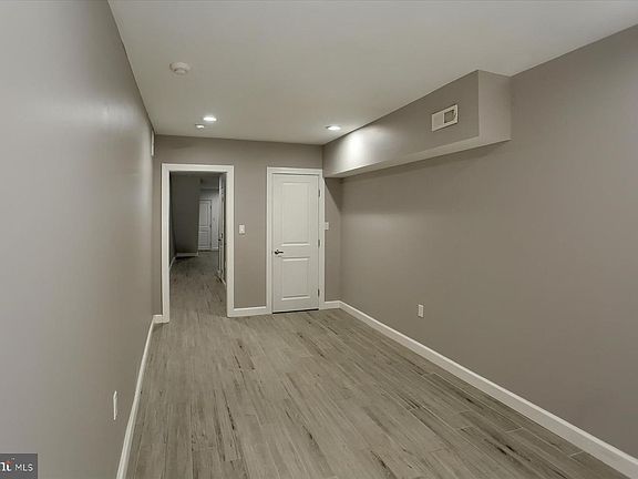 3rd image of 742 Morris St Floor 1