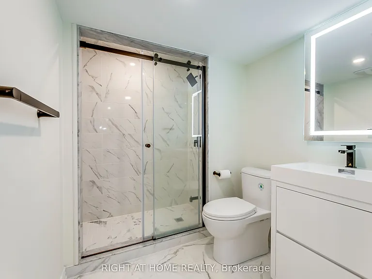 2175 Oneida Ct — Photo 30