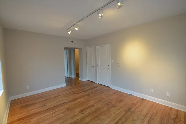 2808 S Compton Ave #2S — Photo 6