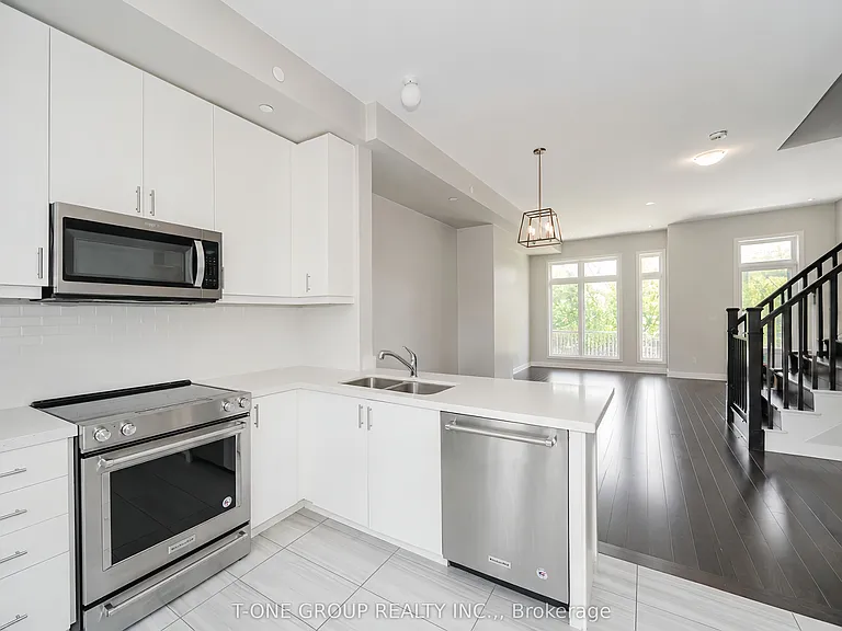 55 Sutton Ave — Photo 21