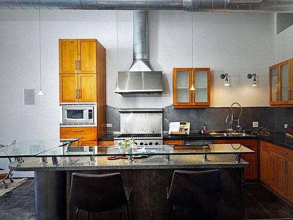 4th image of 115 W 4th St Unit 408