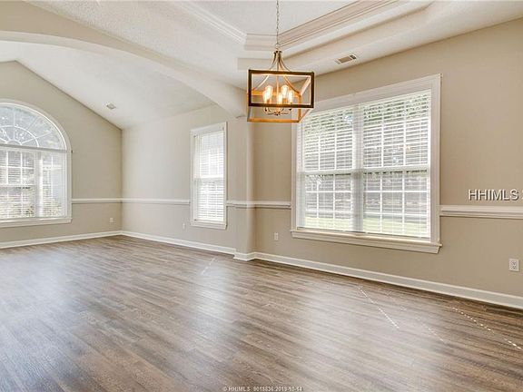 5th image of 10 Saint George Rd