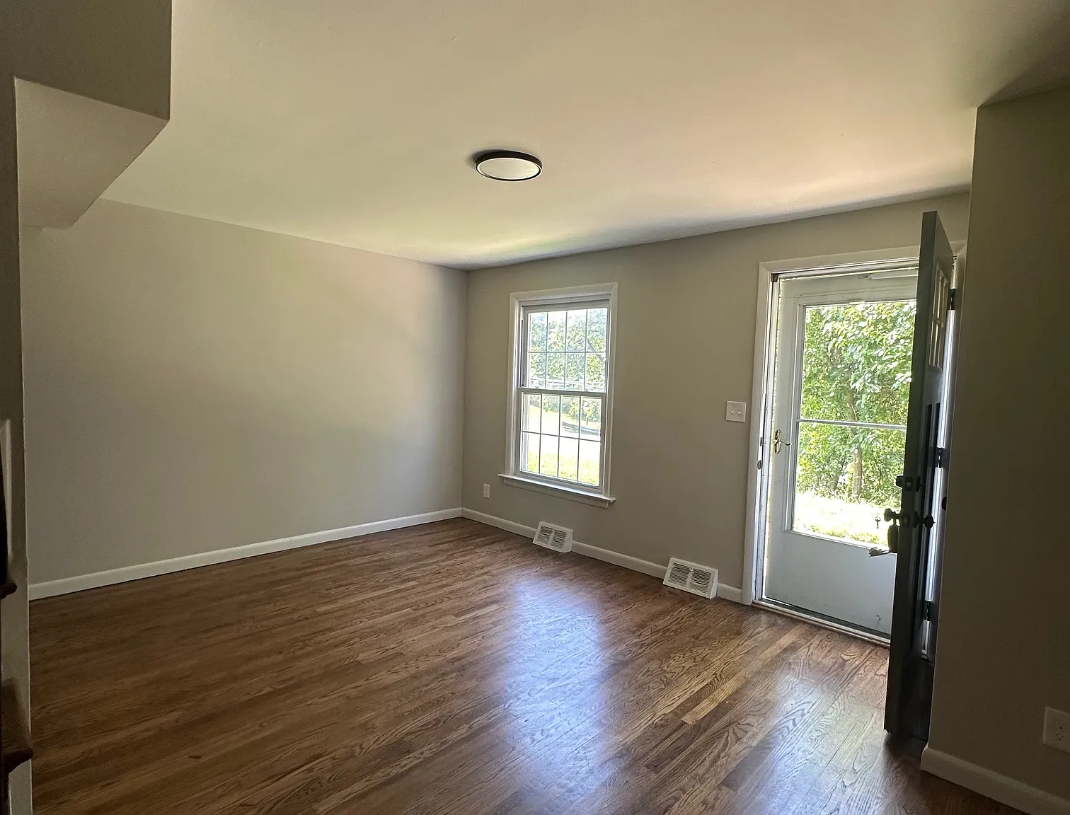 2 bed, 1.5 bath, 980 sqft, $1,785 — Photo 3