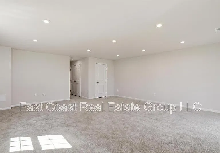 105 Dripping Spring Dr — Photo 15
