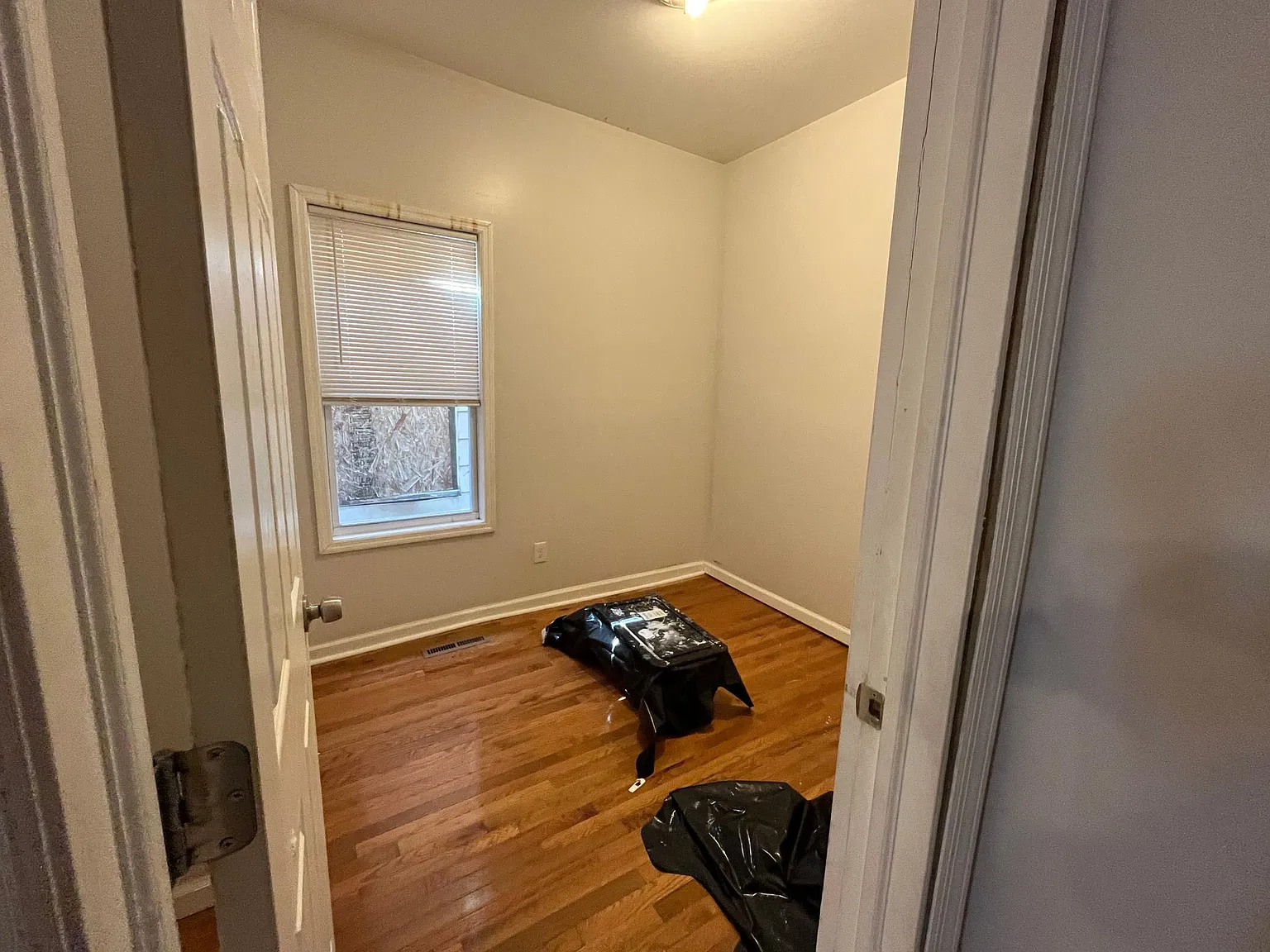 3 bed, 1100 sqft, $1,350 — Photo 3