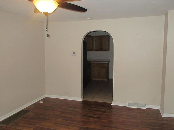 4th image of 1227 W McCarty St