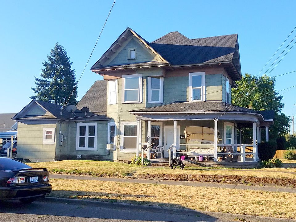 2nd image of 900 1/2 Pacific Ave S