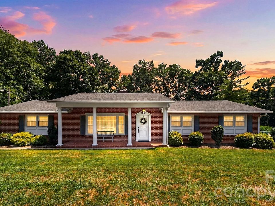 1st image of 1599 Oakmont Dr