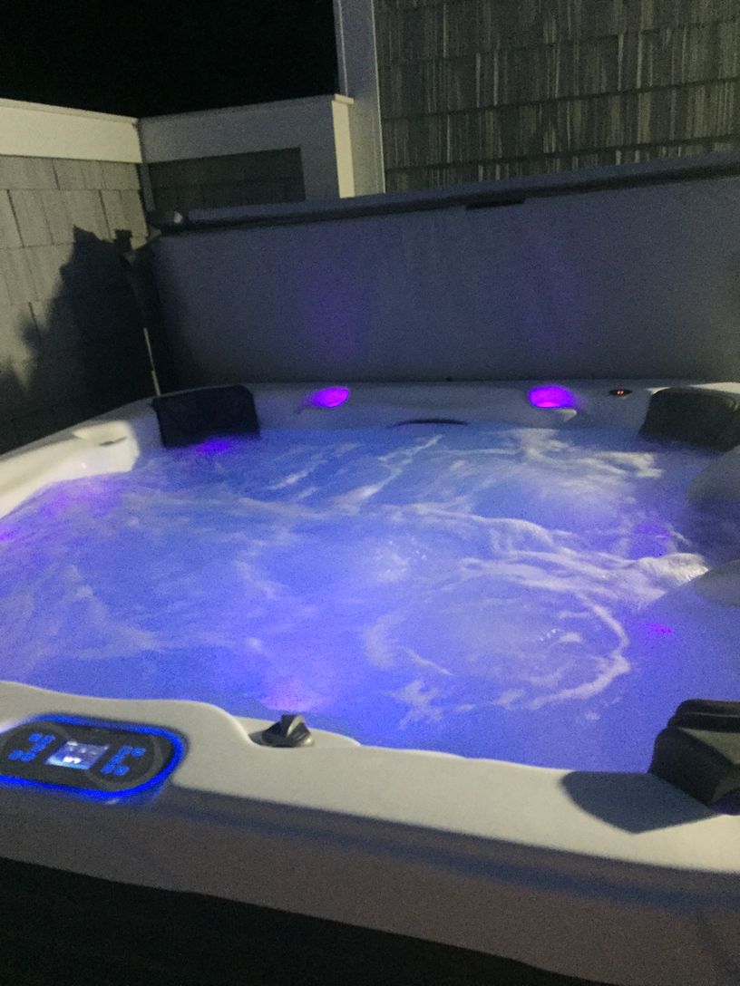  Hot Tub