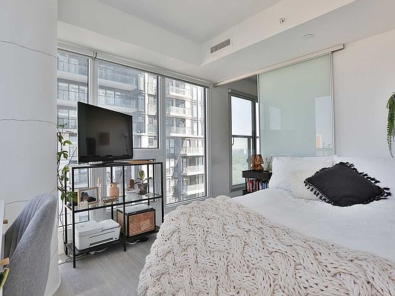 4th image of 181 Dundas St E #3111