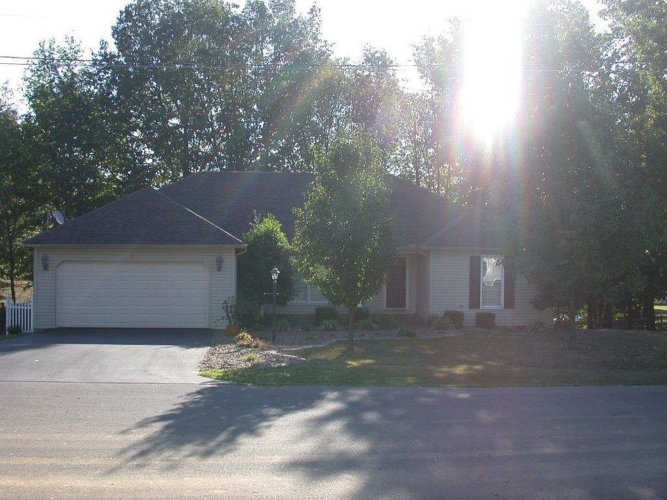 1st image of 112 Carlisle Dr