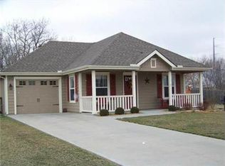 1712 Elderberry Ln, Ottawa, KS 66067