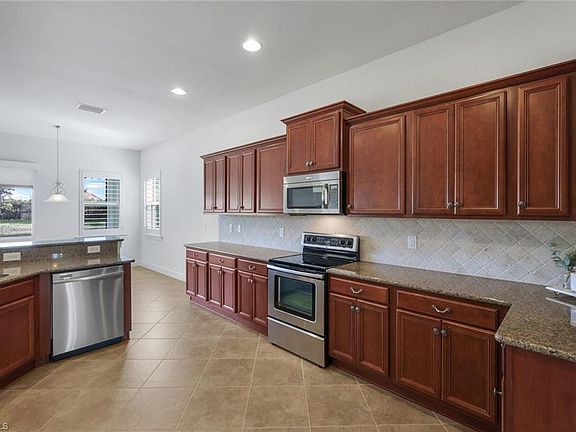 5th image of 10395 Yorkstone DR