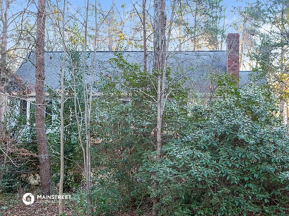 3rd image of 112 Brook Dr
