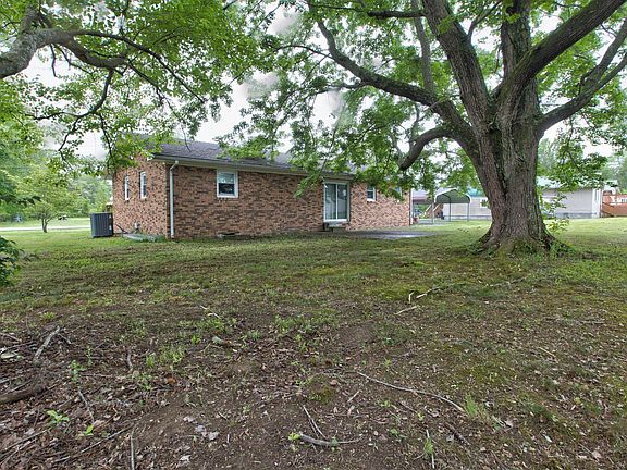 4th image of 125 Martin Ln