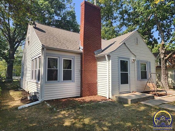 2nd image of 2437 SE Maryland Ave