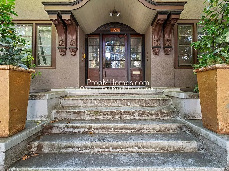 2240 NE 14th Ave #3