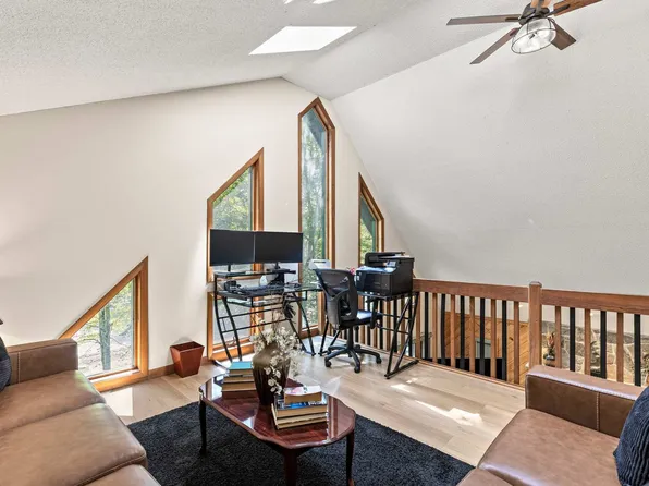 2174 Lakeview Dr E #Id1302382p, Lake Ariel, PA 18436